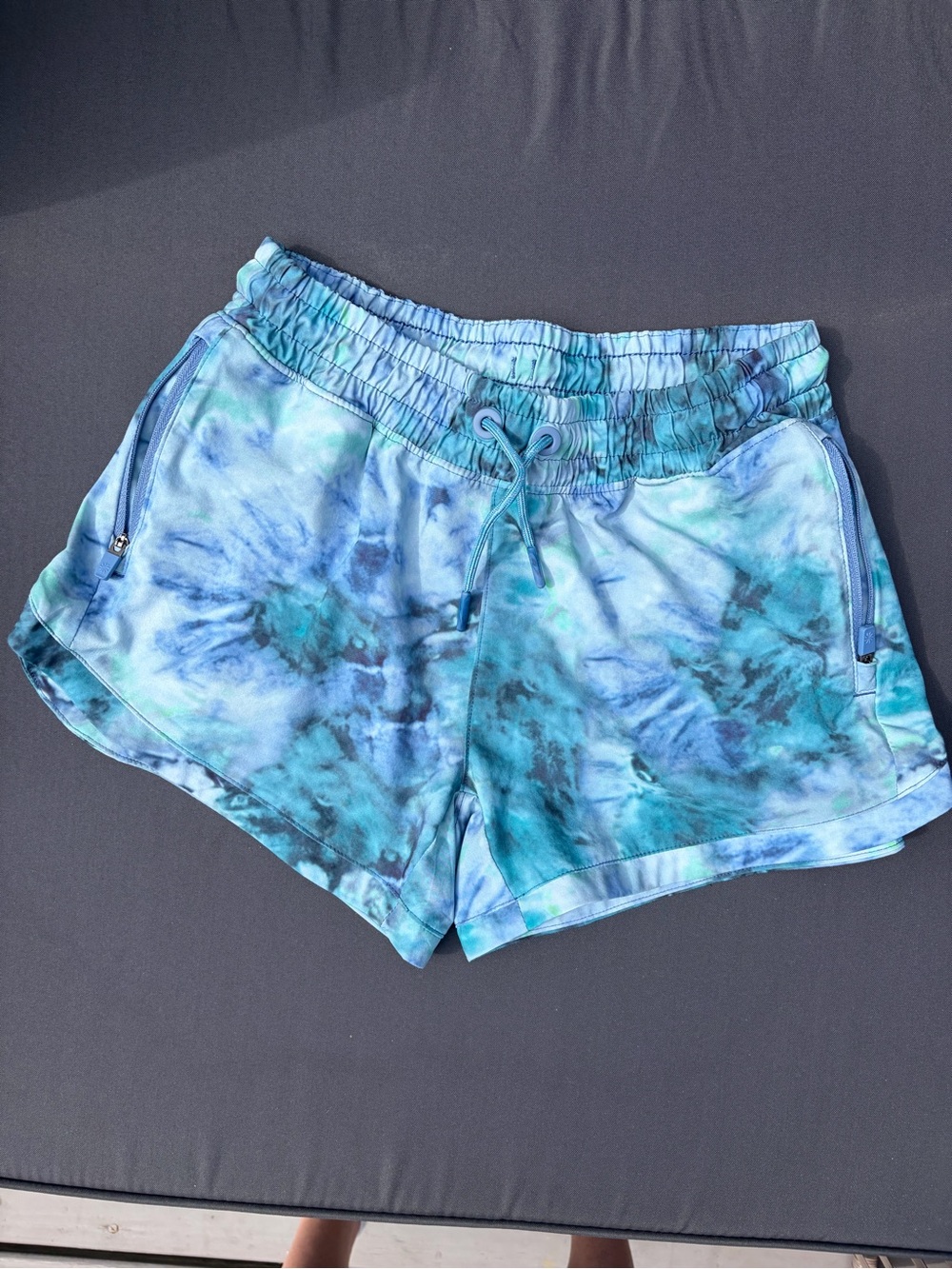 Athleta Girl Blue Teal Tie-Dye running Shorts zipper pockets